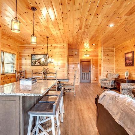 Gatlinburg Cabin With Private Hot Tub By Staycating Exterior foto